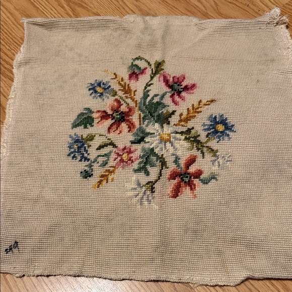 Floral Embroidered Fabric Square - Picture 4 of 6